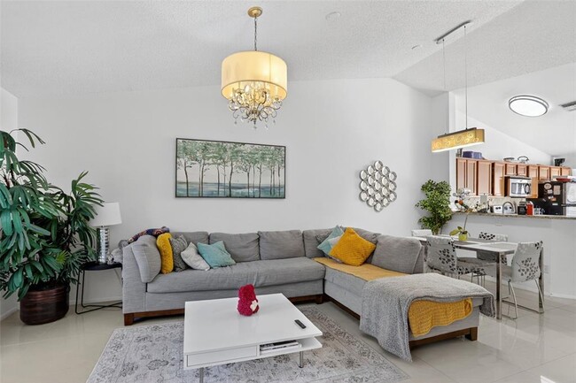 Building Photo - 7463 Sugar Bend Dr