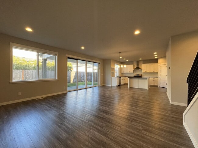 Building Photo - Expansive 2020 Forest Grove Home with 4 Bedrooms, Loft, Modern Kitchen & Covered Patio