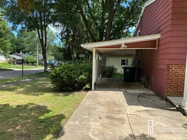Building Photo - 1323 Hilton Dr