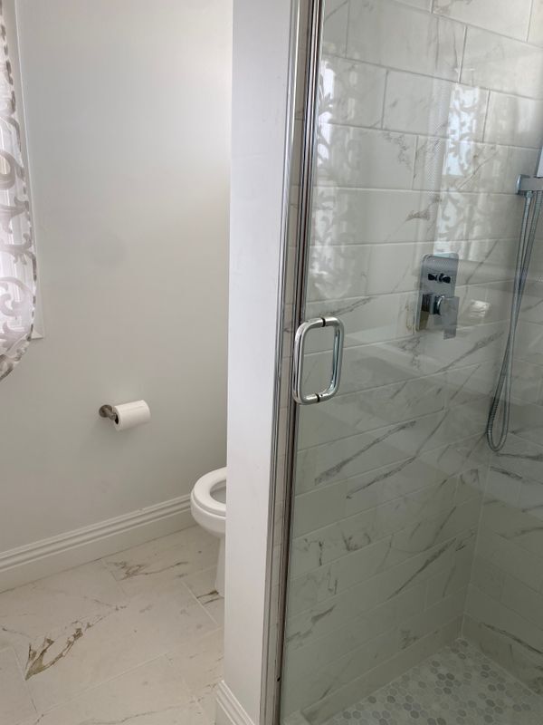 Building Photo - 1110 W Muirlands Dr