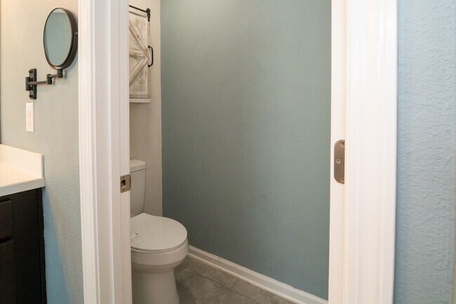 Building Photo - Castine Cove 3/2 Single Family Home