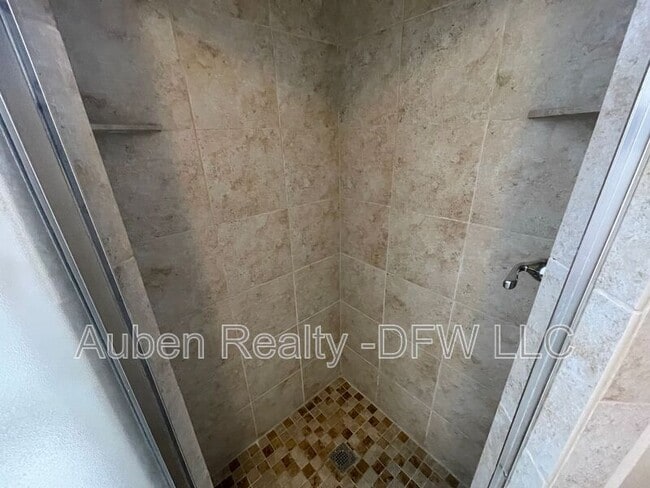 Building Photo - 5516 Lewis Ct