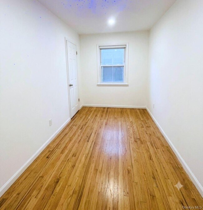 Building Photo - 177 Ashford Ave