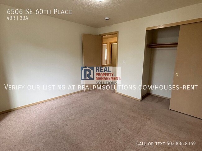 Building Photo - 6506 SE 60th Pl