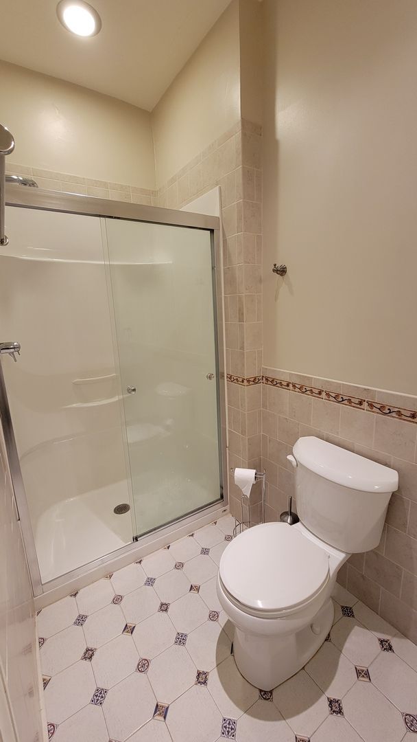 Building Photo - Charming Unit in the Heart of Downtown Frederick