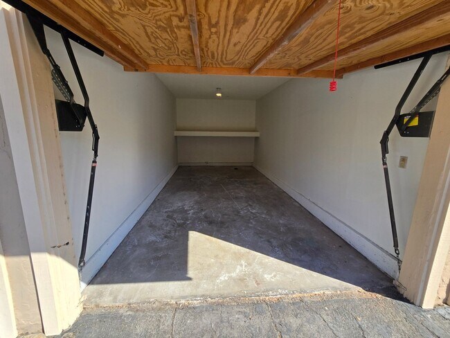 Building Photo - 910 Amistad Ct