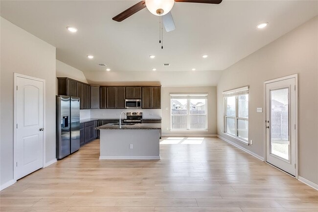 Building Photo - 7747 Merry Oaks Cv