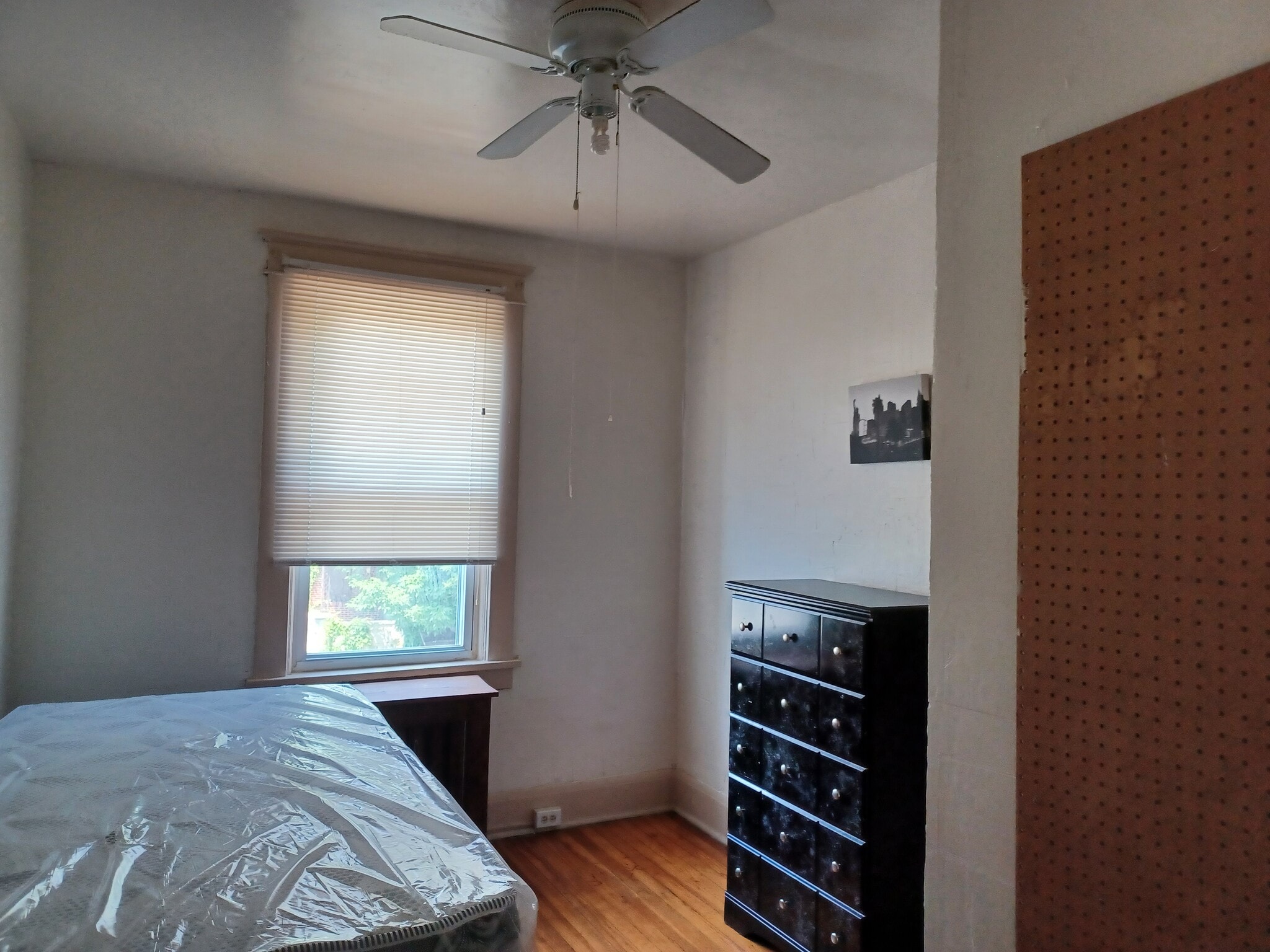 Building Photo - 5023 Queensberry Ave
