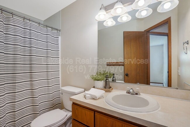 Building Photo - 3404 Wallace Ct SW