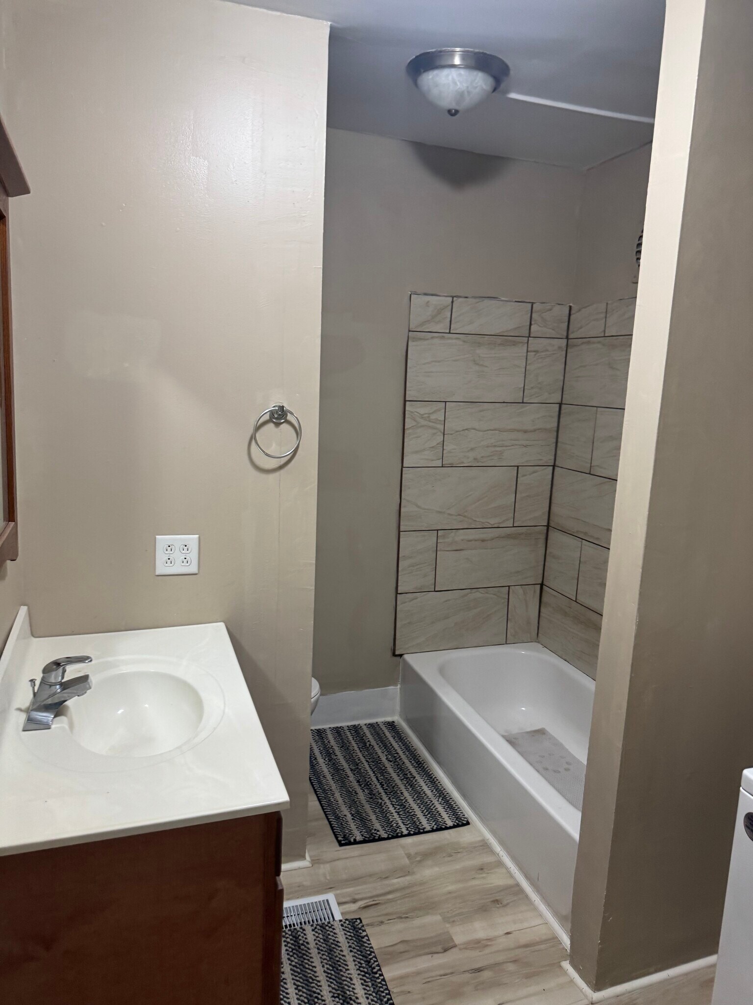 Building Photo - 1832 Franklin Ave