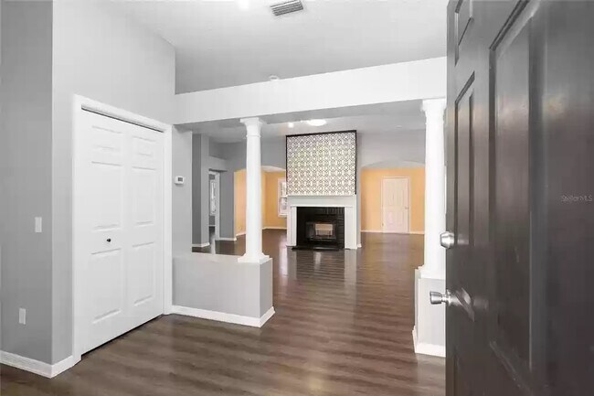 Building Photo - 503 Valencia Pl