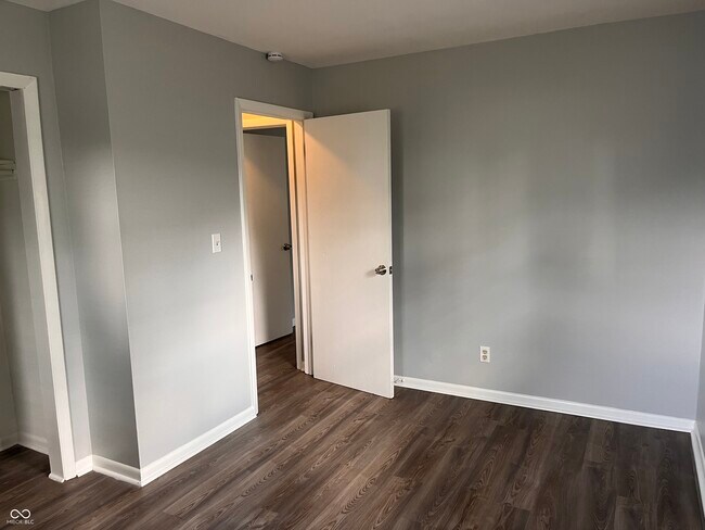 Building Photo - 6262 Eastridge Dr