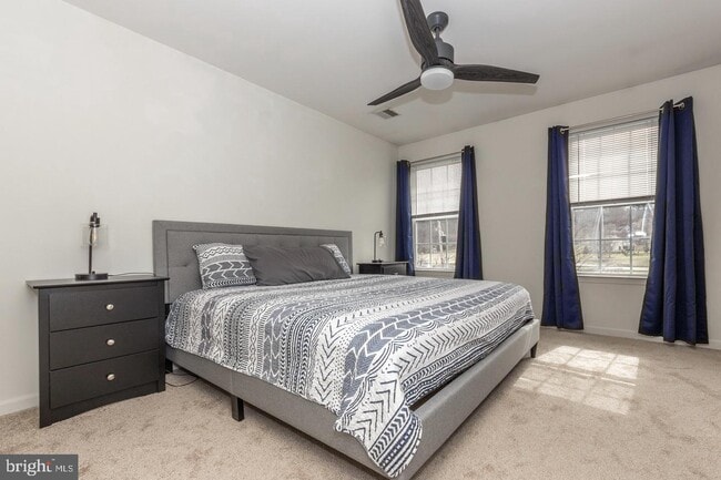 Building Photo - 1644 Oakridge Ln