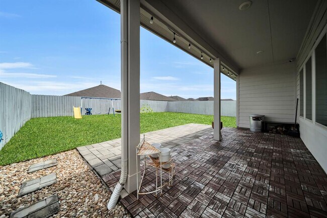 Building Photo - 22614 Petrizzi Ln
