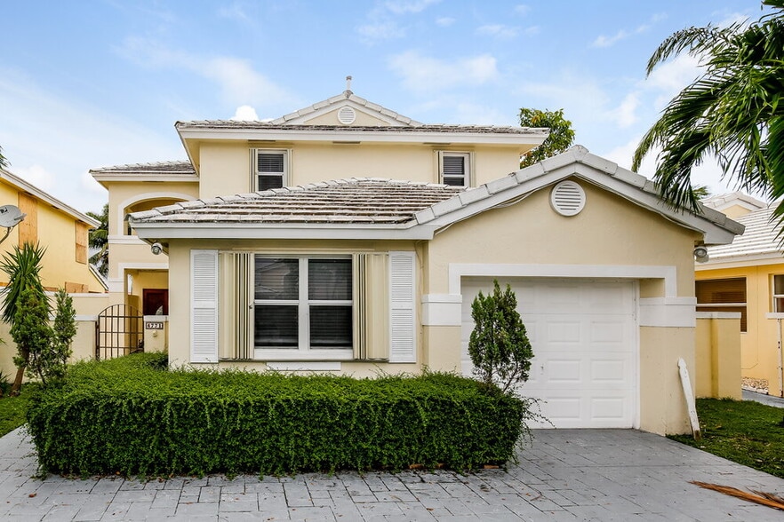 Primary Photo - 4771 SW 154th Ave