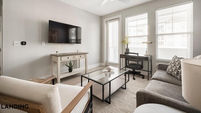 Building Photo - 15401 Chenal Pkwy