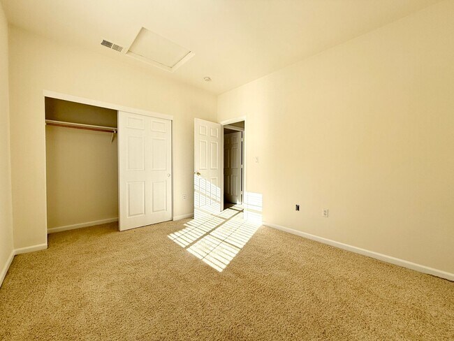 Building Photo - Renovated Coastal Home with NEW Kitchen and a Spacious Layout