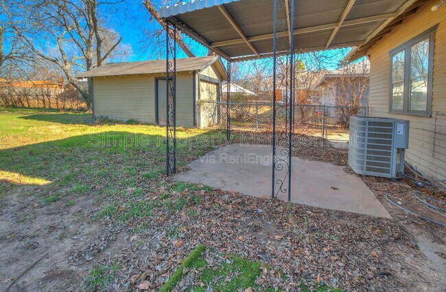 Building Photo - 1709 NW 32nd St