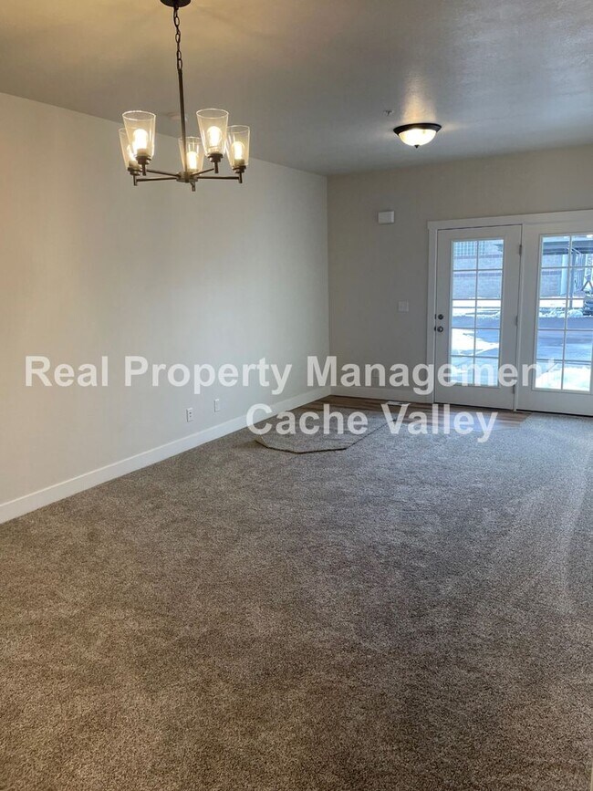 Building Photo - 1532 N 160 W