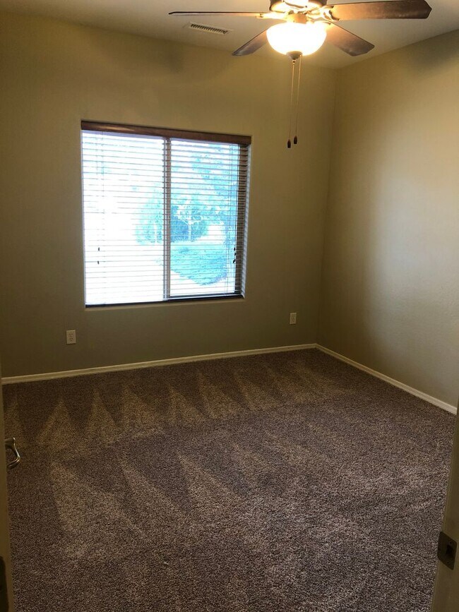 Building Photo - Four Bedroom Home w/3 Car Garage in Prescott