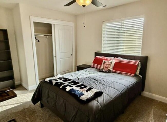 Building Photo - Beautiful 3 Bed/2.5 Bath Townhome For Rent!