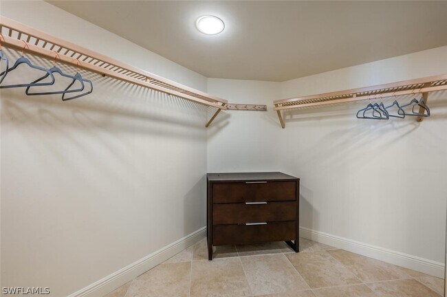 Building Photo - 20 Seagate Dr