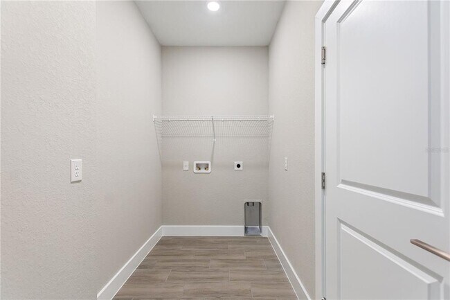 Building Photo - 205 Hyacinth Ct