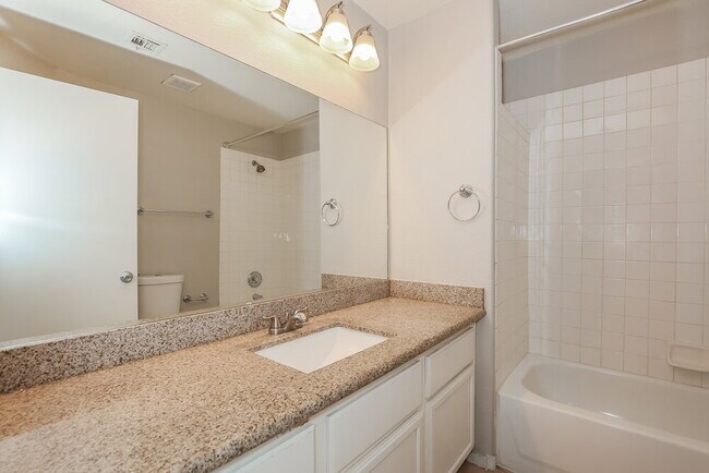 Building Photo - 2103 Point Morada Ave