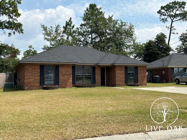 Building Photo - MOVE IN SPECIAL: $500 OFF 1ST MONTH'S RENT!**