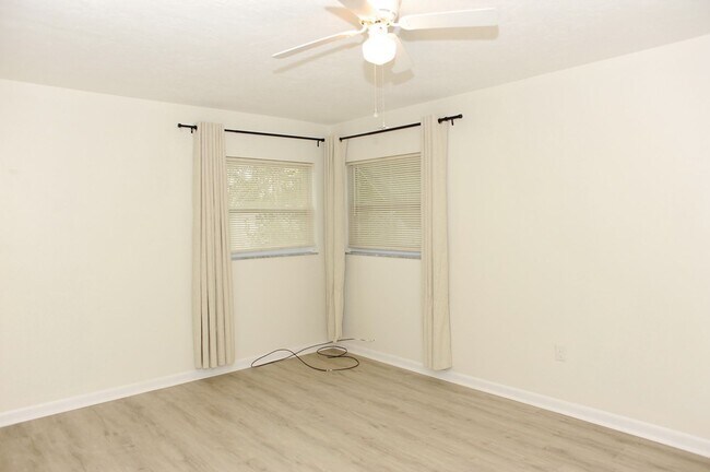 Building Photo - Naples Park - 3 Bedroom/2 Bath - Annual Rental