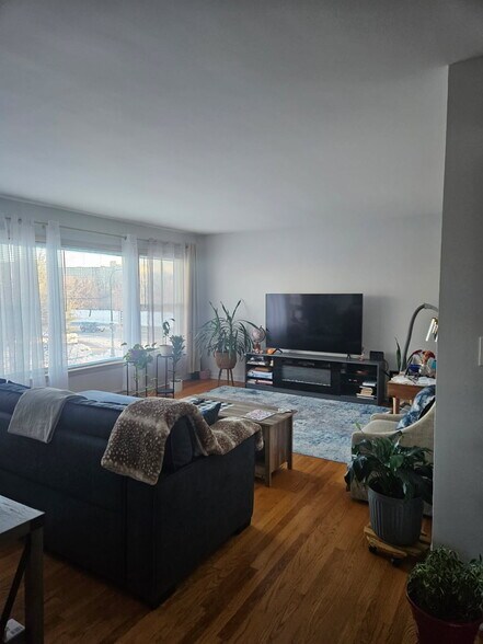 Primary Photo - 3311 W Pratt Ave