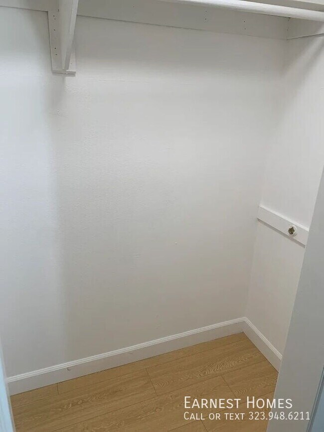 Building Photo - 5115 Kester Ave