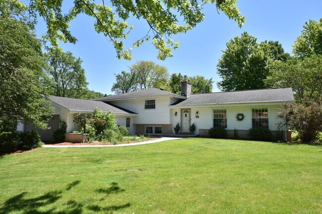 Building Photo - 12475 Elmhurst Pkwy