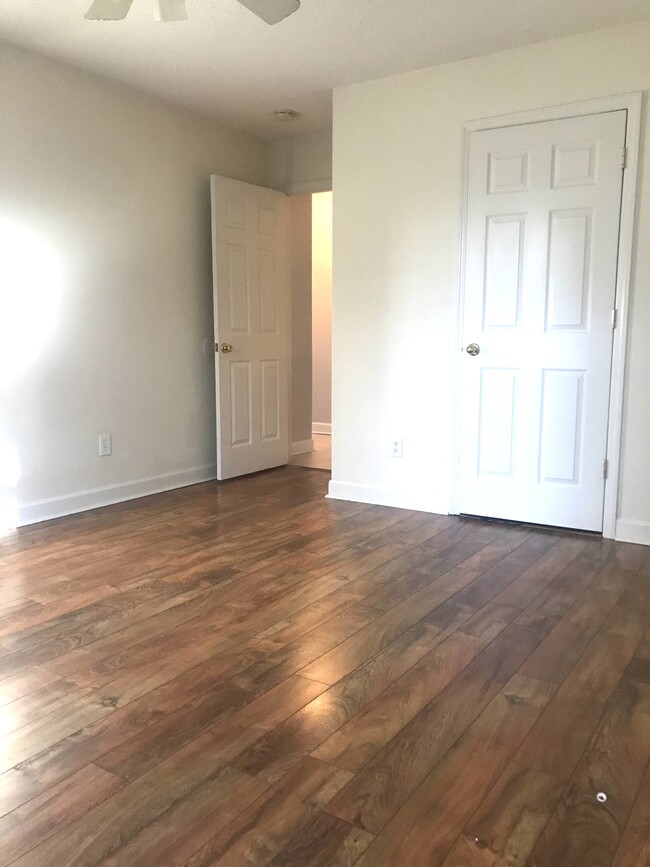 Master bedroom downstairs - 2702 Lantern Walk SE