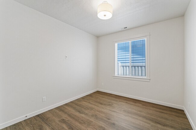 Building Photo - 10646 W Thimbleberry Ct
