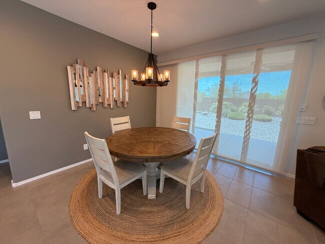 Building Photo - 2 Bed 2 Bath + Den Long-Term Rental in Anthem at Merrill Ranch!