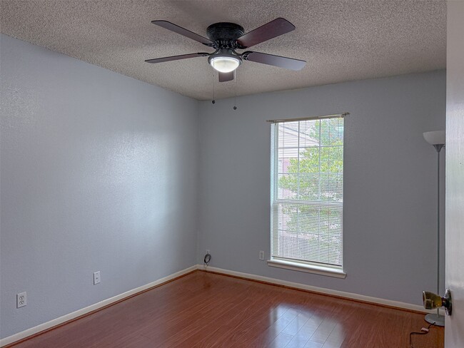 Building Photo - 3100 Jeanetta St