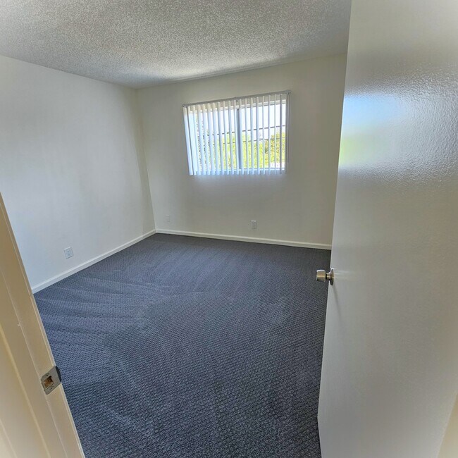 1stfloorbedroom - 10770 Palms Blvd