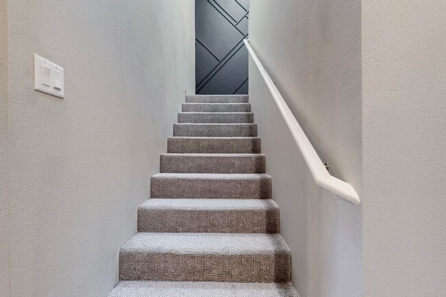Building Photo - New Townhouse NE Heights 2/bedroom 1.5/bath 1/CG