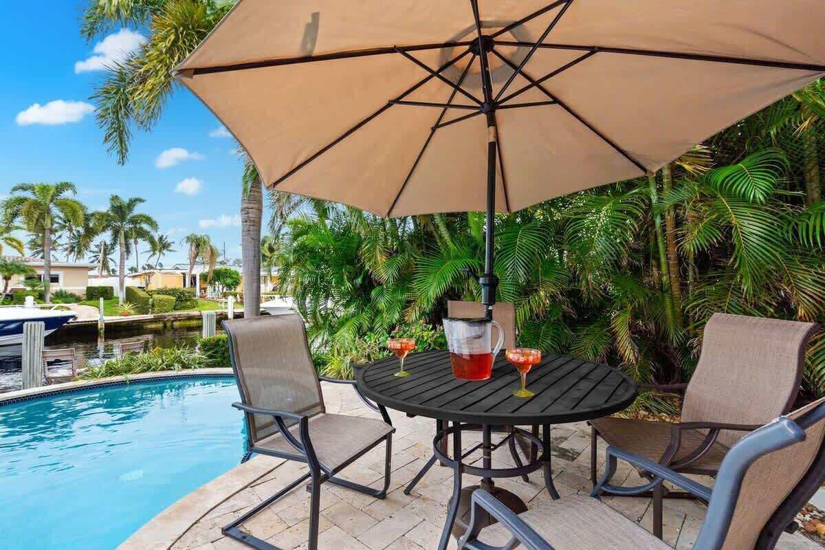 Building Photo - 720 SE 5th Ave