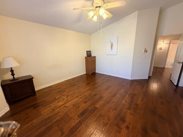 Building Photo - 2560 S Vineyard