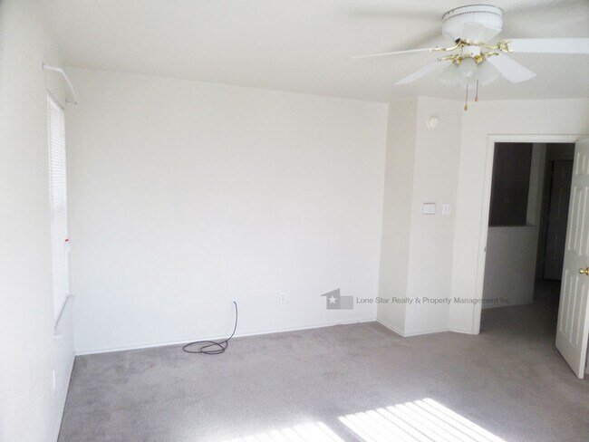 Building Photo - 3-Bedroom Duplex for Rent in Killeen