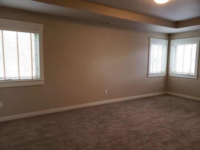Building Photo - 20863 Gateway Dr