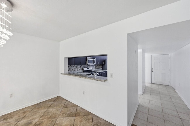 Building Photo - 1231 Commonwealth Cir