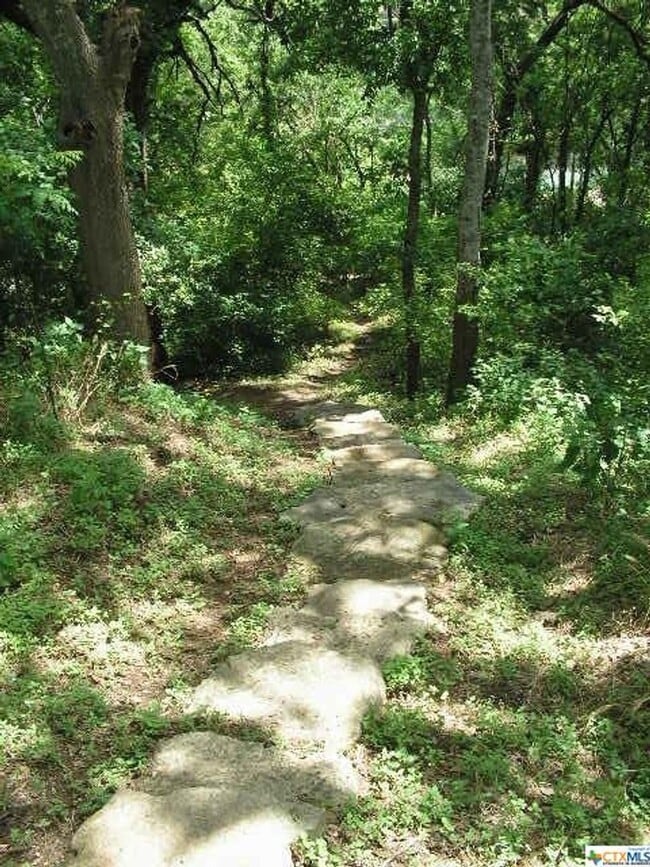 Building Photo - NEW ON MARKET