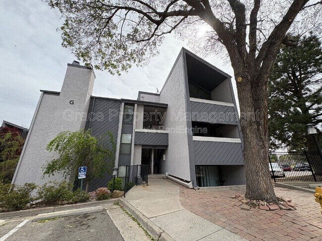 Building Photo - 9817 E Peakview Ave