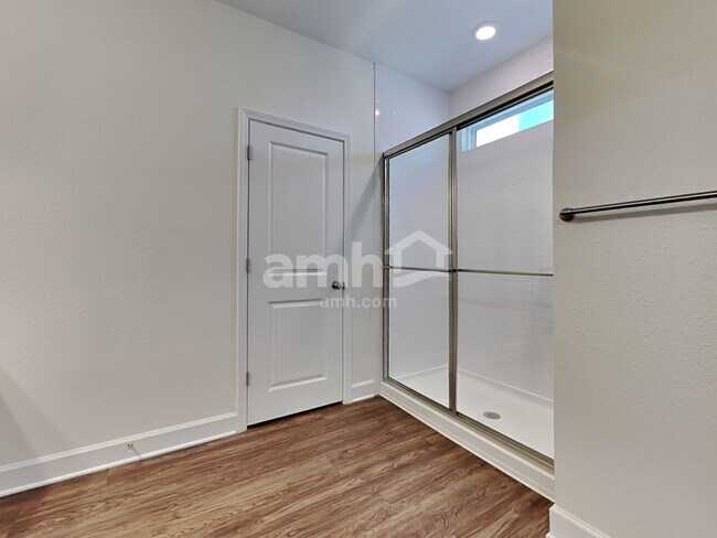 Building Photo - 437 Sandstone Dr