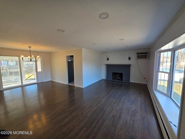 Building Photo - 6 4th St