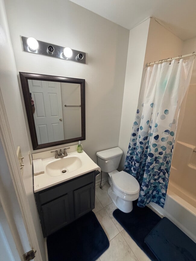 Building Photo - 7 Lenape Ln