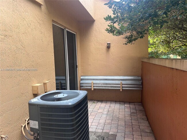 Building Photo - 2224 Anchor Ct